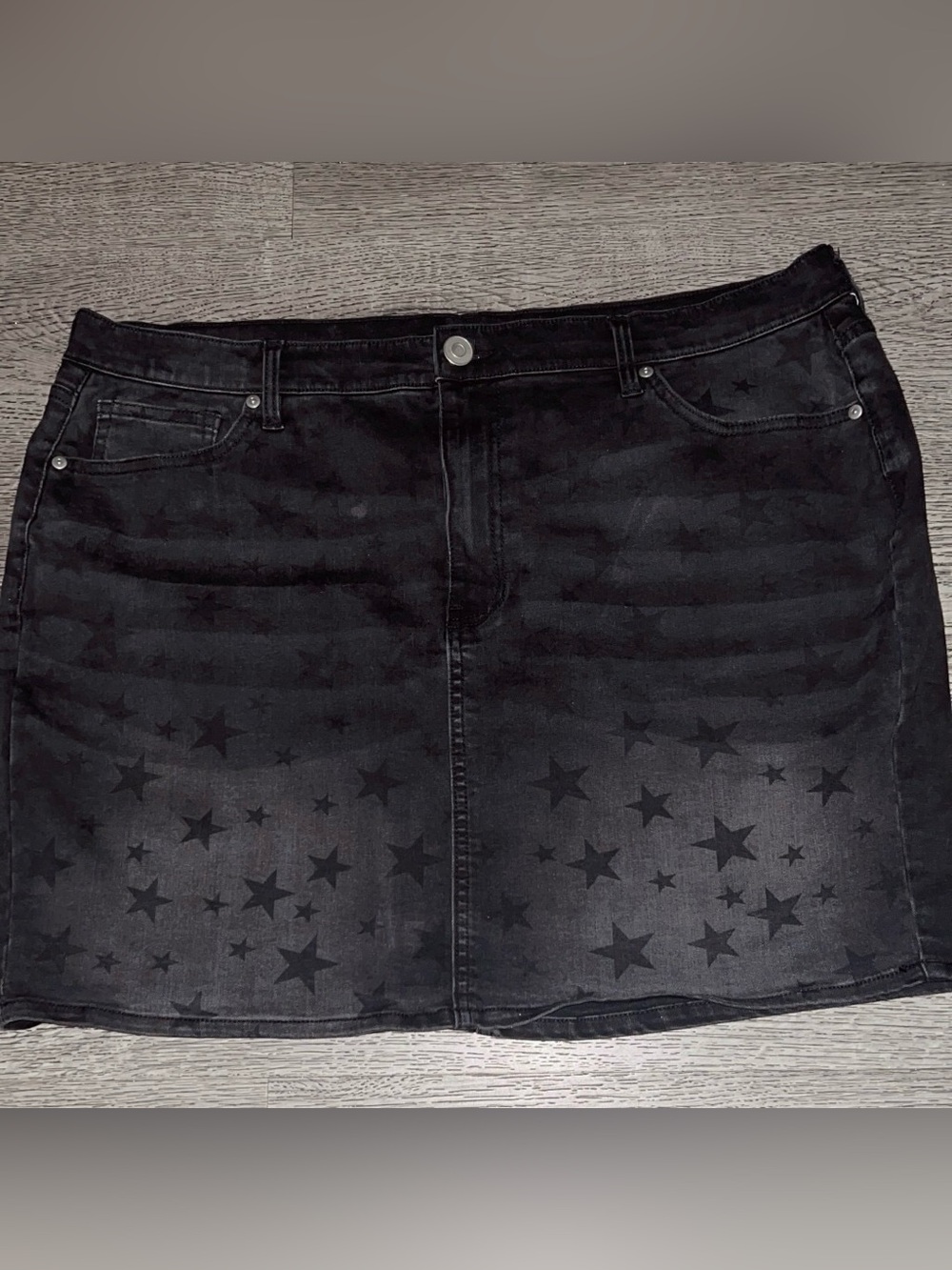 Fashion Nova Black Star-Print Mini Skirt